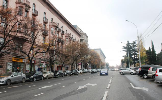 თბილისში, მელიქიშვილის გამზირზე საზოგადოებრივი ტრანსპორტი ორმხრივად იმოძრავებს