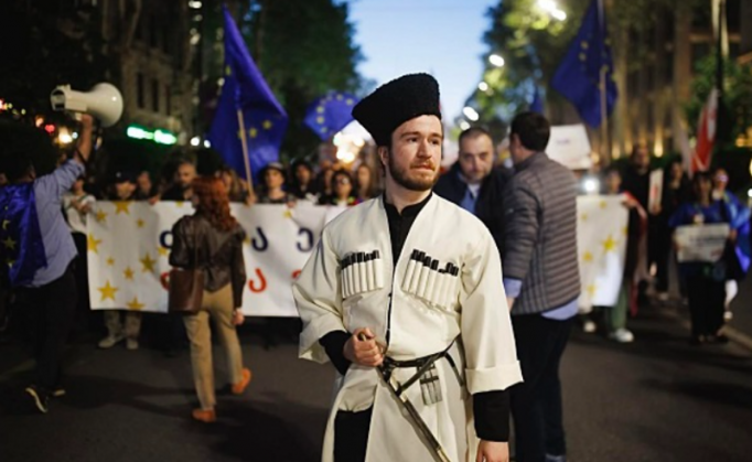 შსს ამბობს, რომ ჟურნალისტი ქვეყანაში კანონის გარეშე იყო